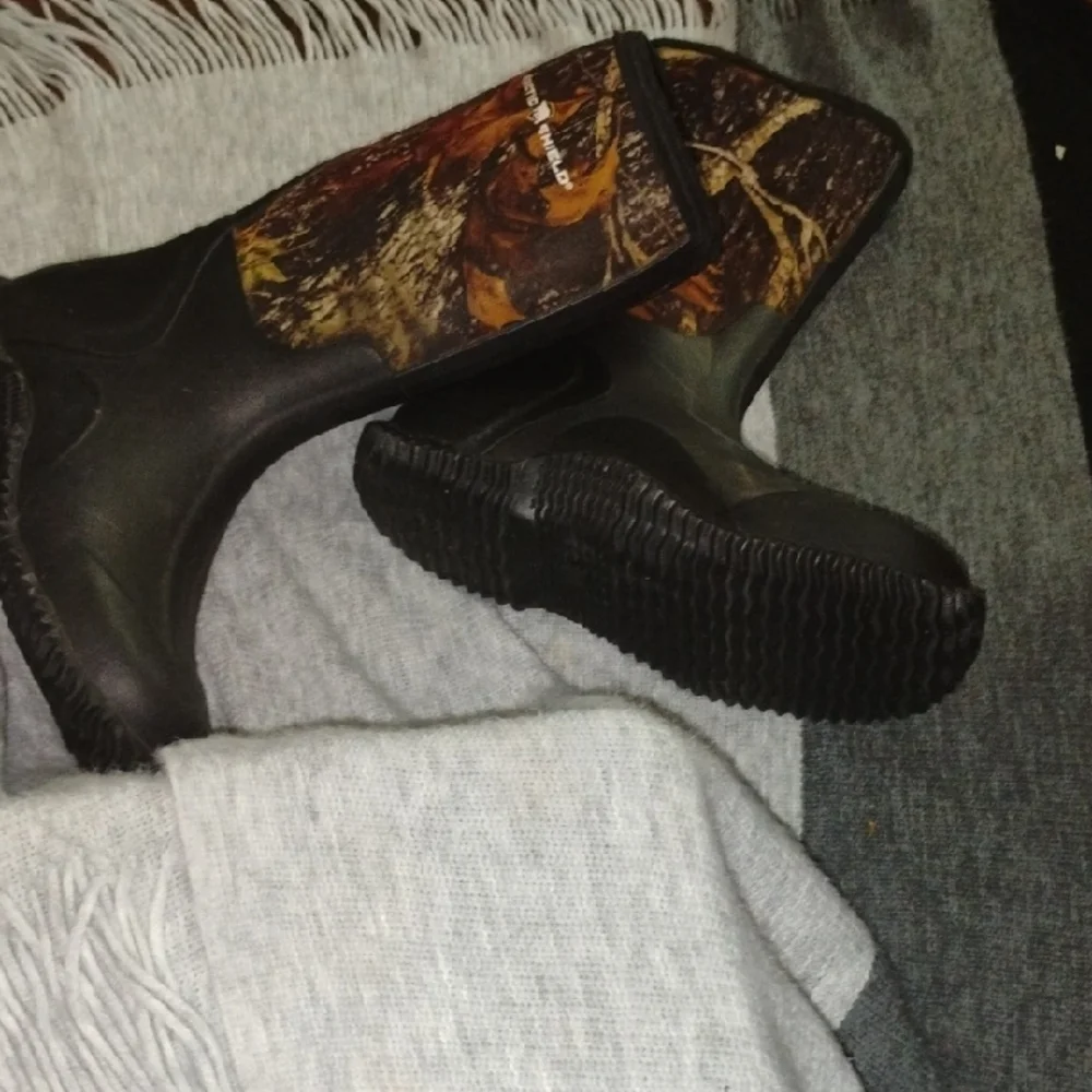 Arctic Shield Camouflage Boots